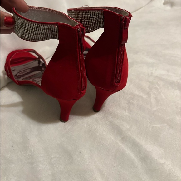 Two Lips Too - Picture 2 of 7